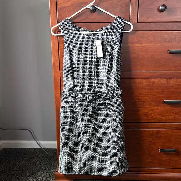 Banana Republic Dresses & Skirts - Banana Republic Navy Blue and White Sheath Mini Dress